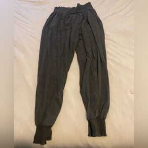 Gray Lounge Pants. Scalloped waist & Ankles. Size 1X.